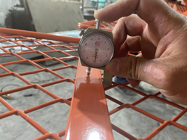 파우더 코팅 스크 폴드 트랩 도어 