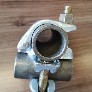 이중 커플러 스캐 폴드