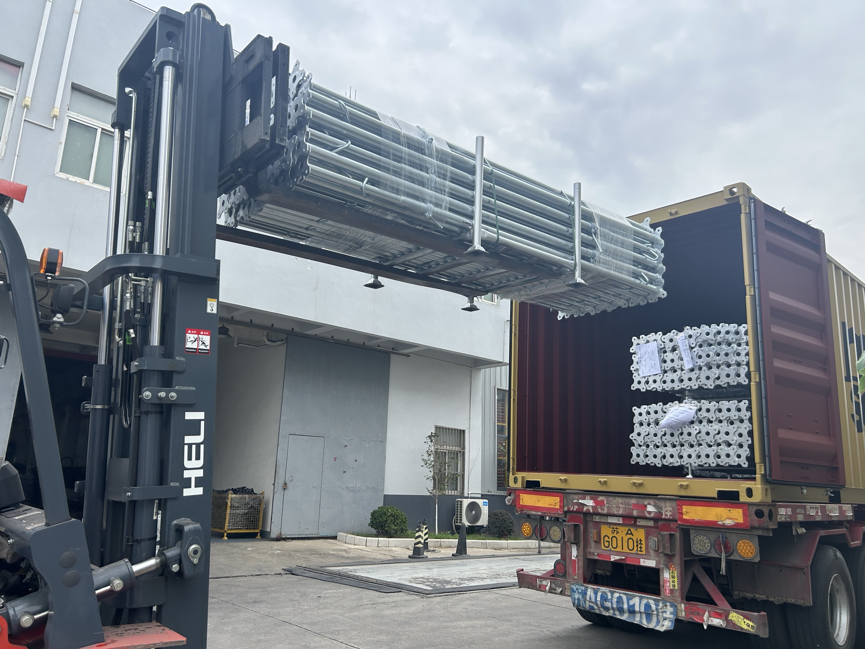 소품 비계 소품 