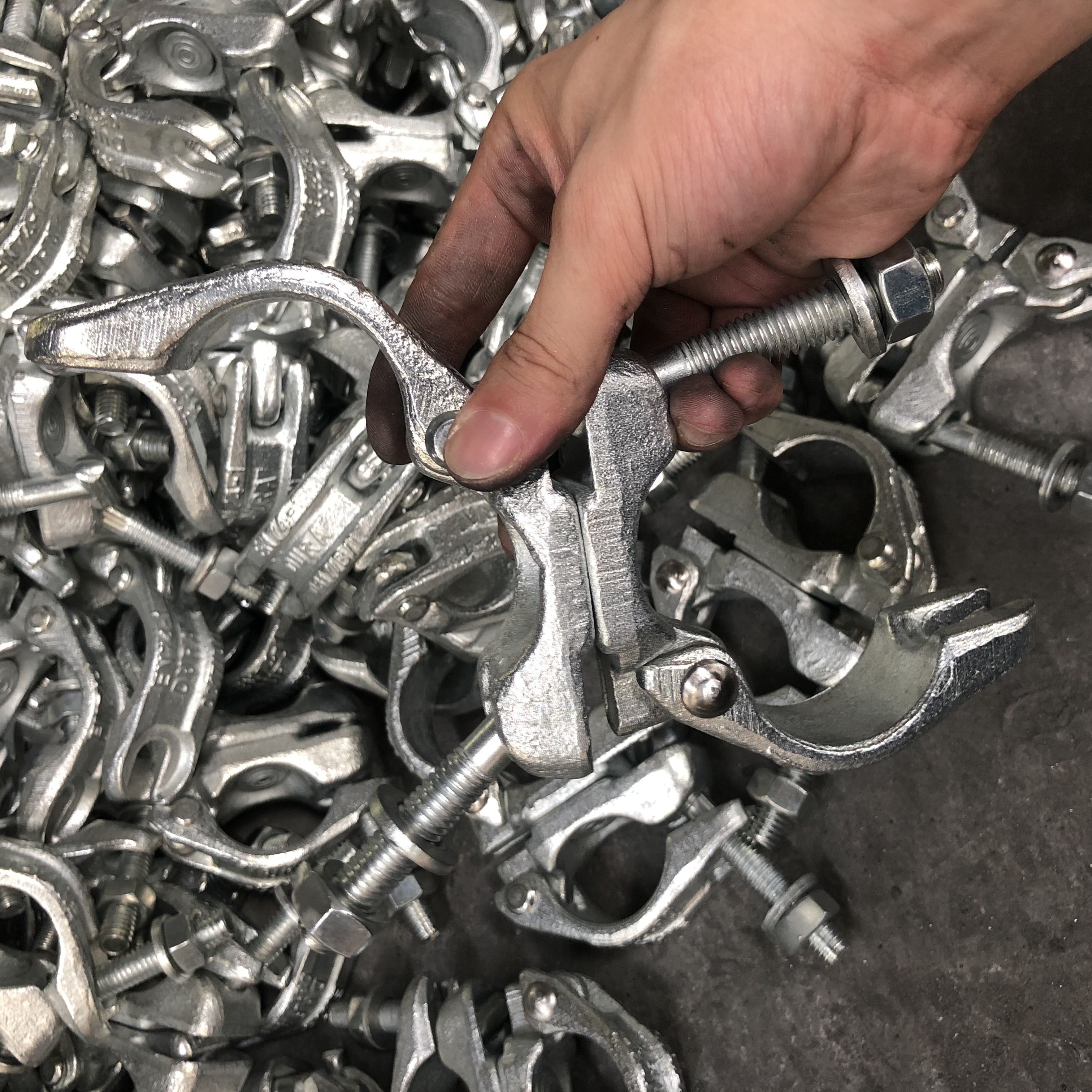 단조 된 스위블 커플러