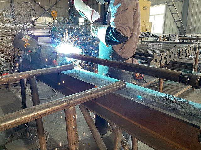 조정 가능한 쇼어 포스트 용접