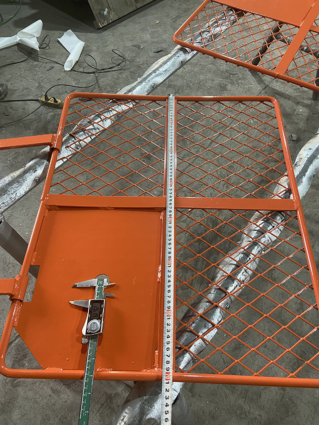 스캐 폴딩 트랩 도어 