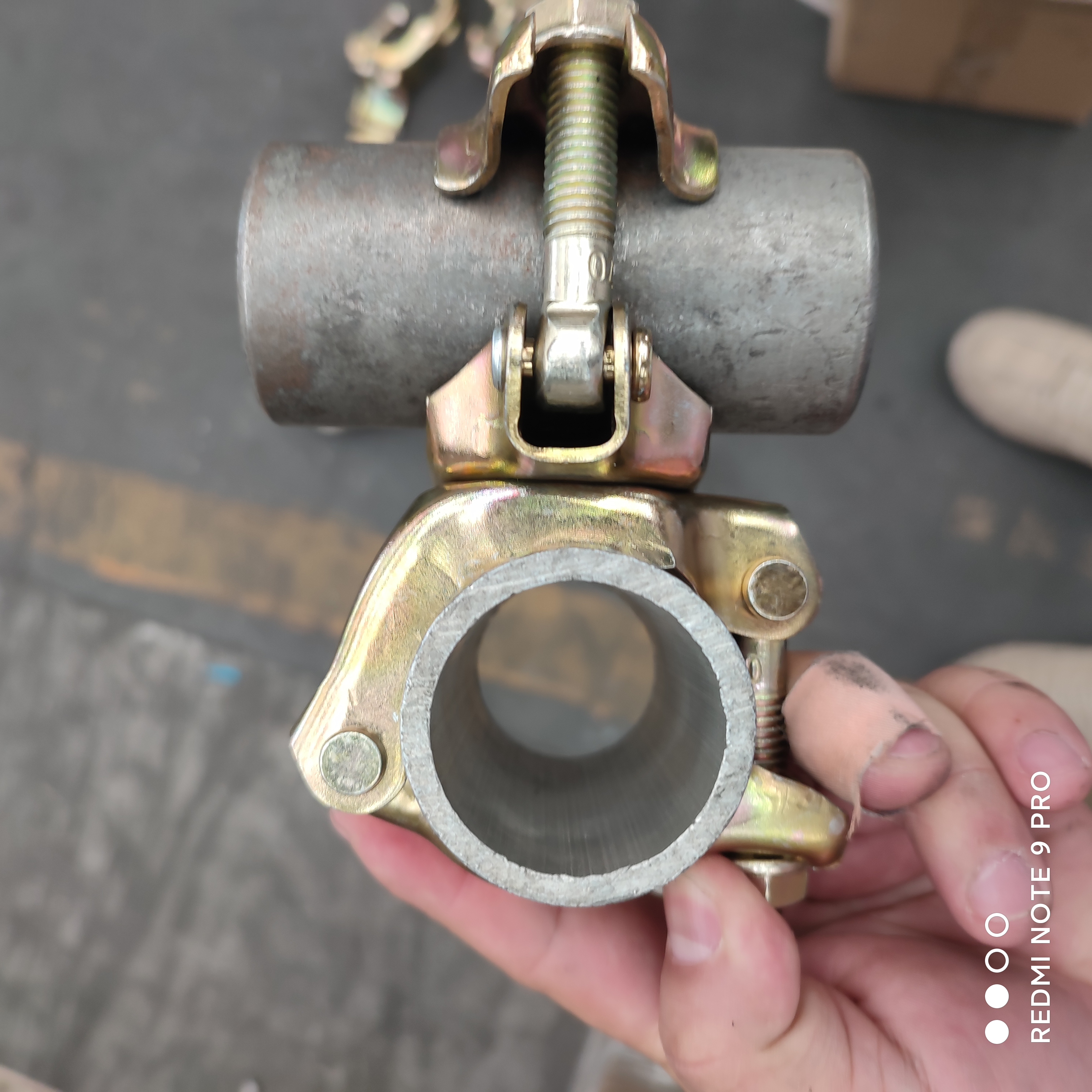 프레스 비계 커플러