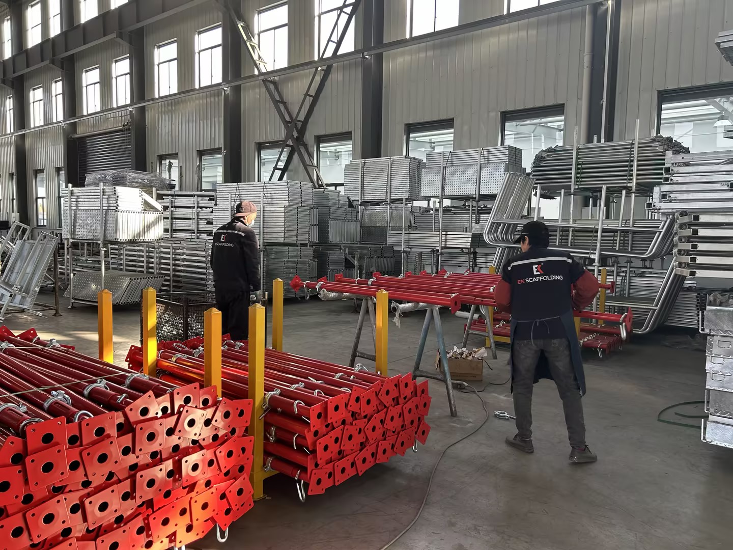 조정 가능한 강철 소품 