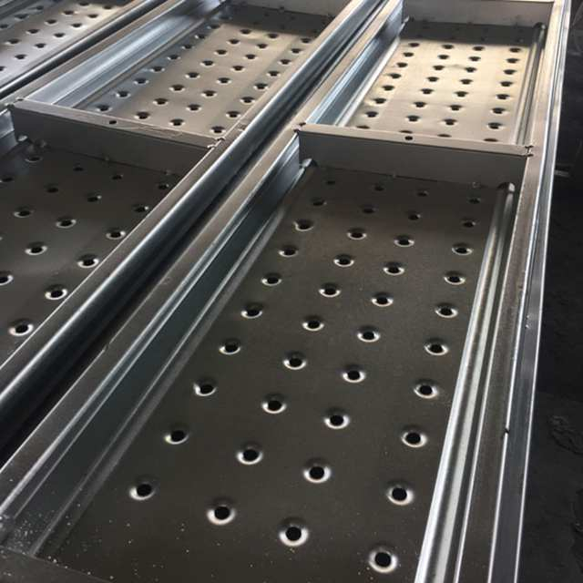 건설을 위해 스틸 스캐 폴딩에 사용되는 스틸 스캐 폴드 판자 보드