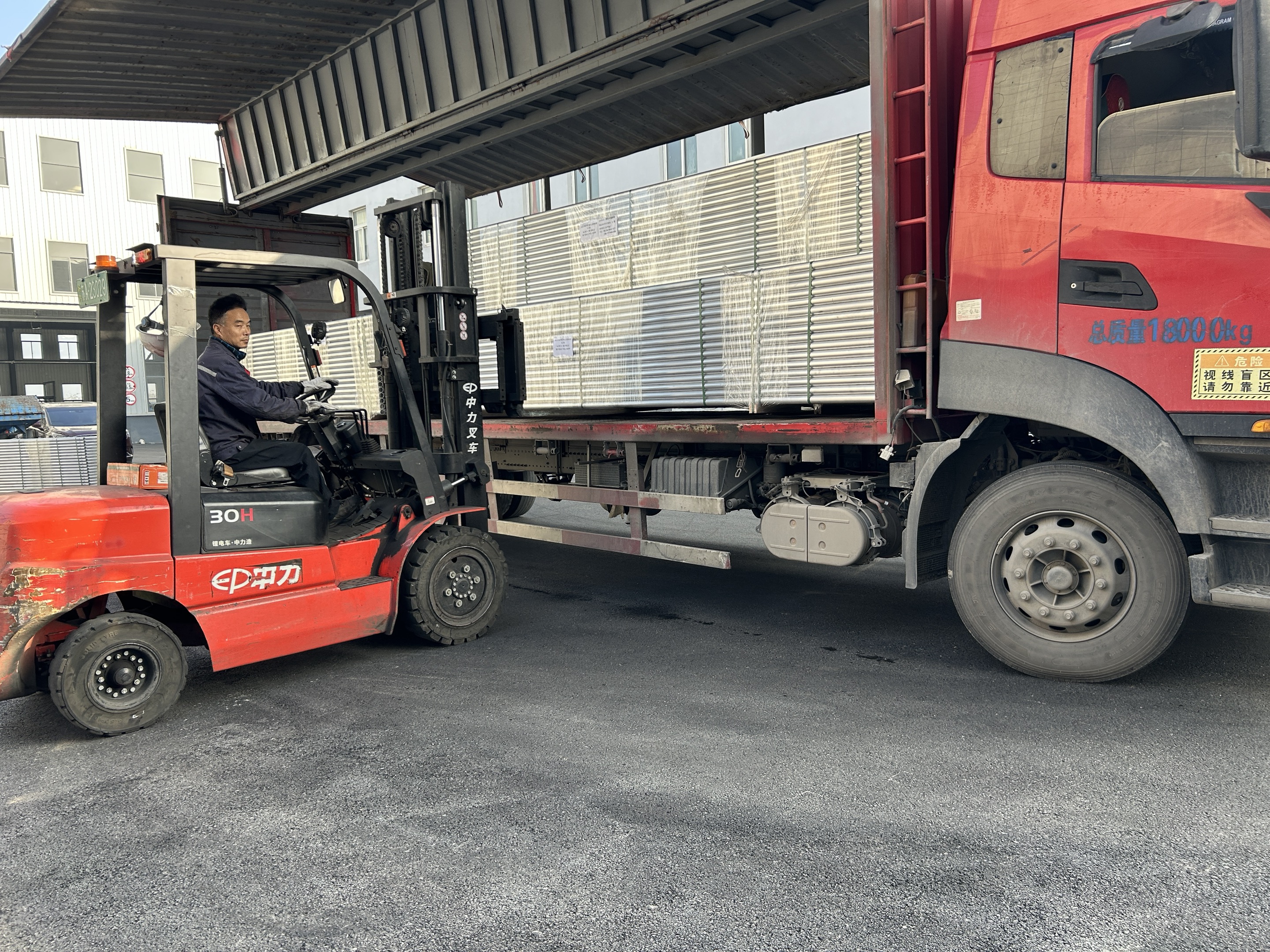 알루미늄 격자 빔 배송 