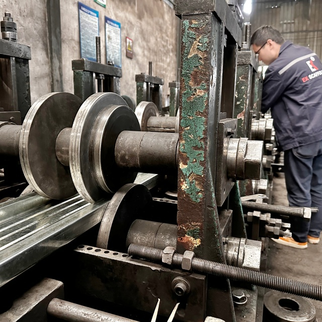 닫힌 강철 판자