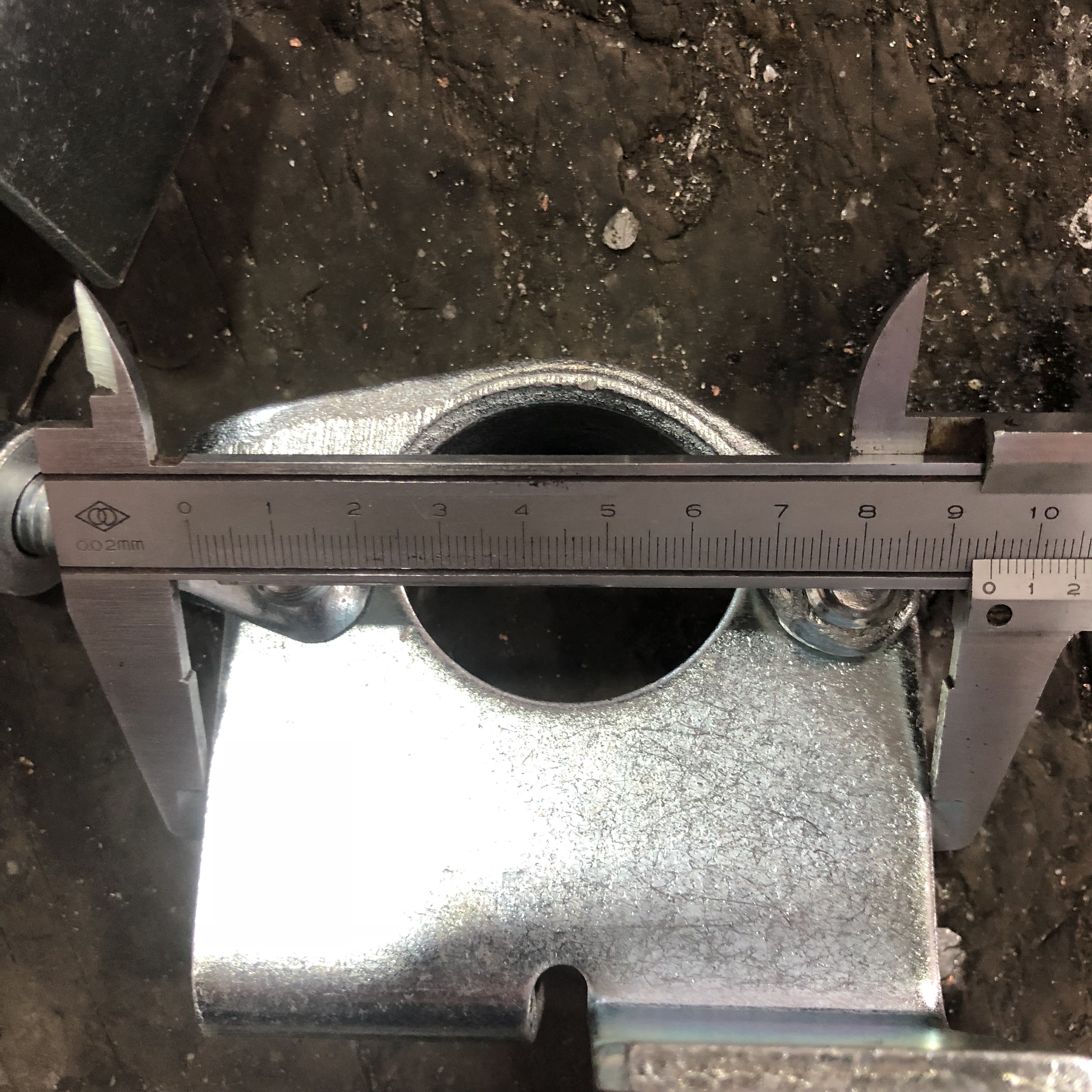 단조 보드 유지 커플러