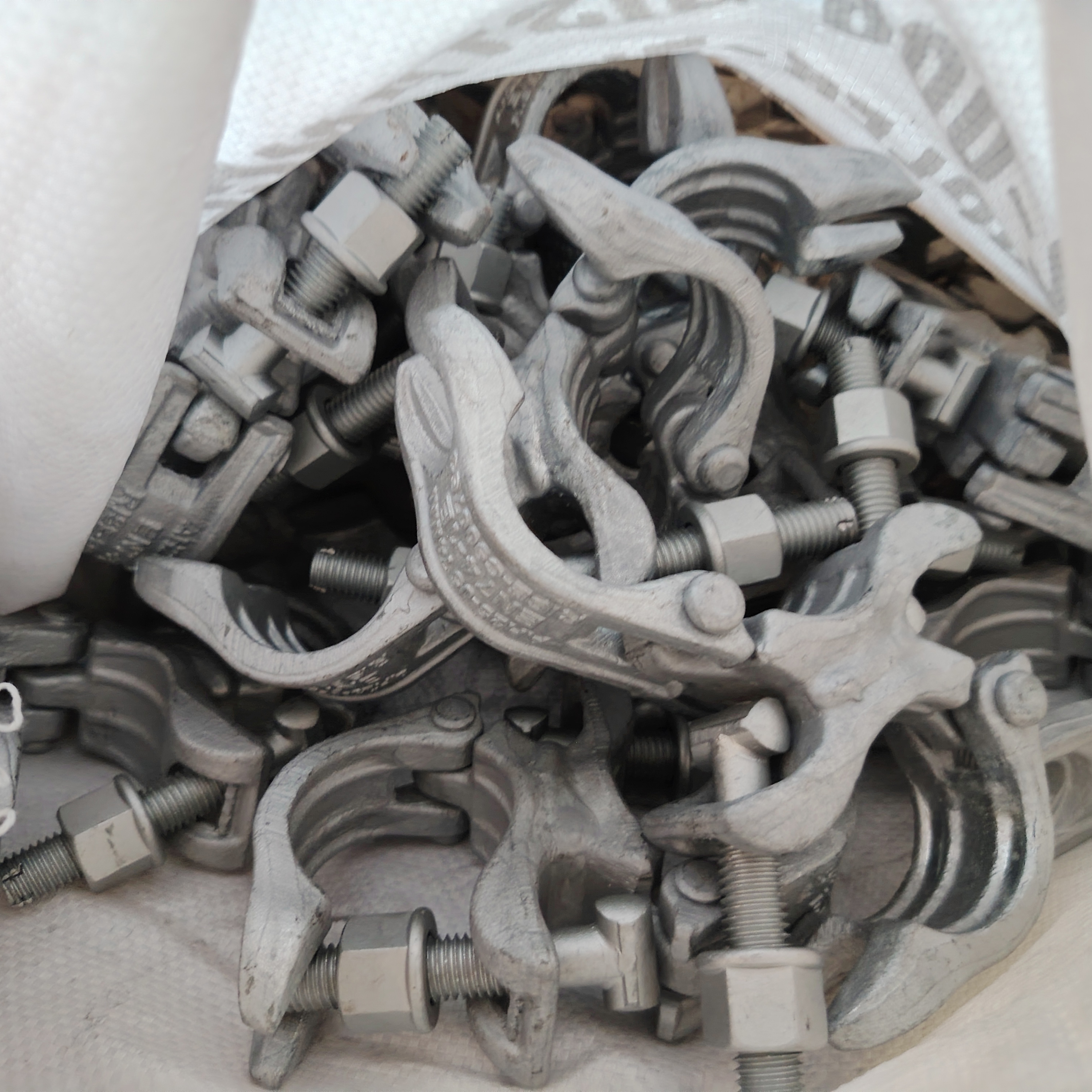 디스턴스 커플러 - 74mm 특수형 비계 클램프