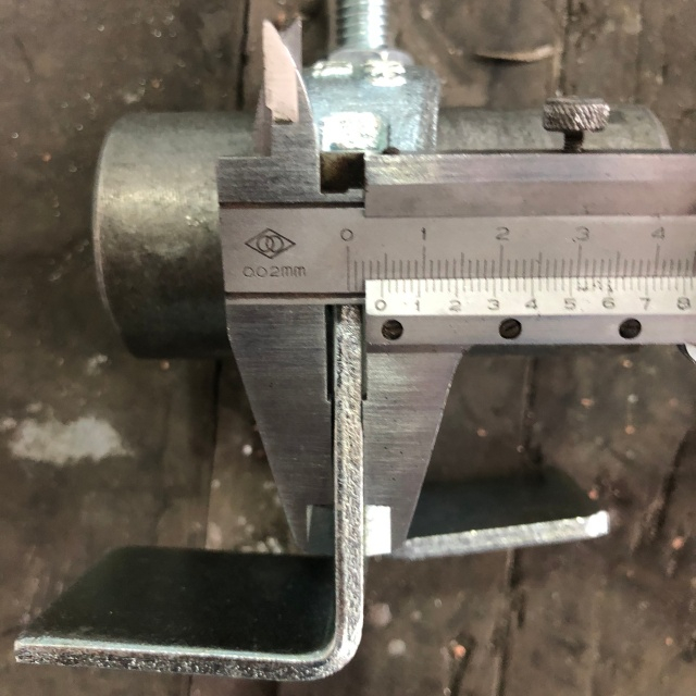 보드 유지 커플러