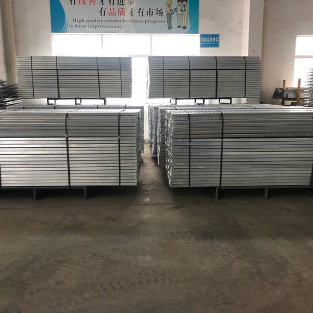 BS1139 용 240mm HDG 스캐 폴딩 보드 보드