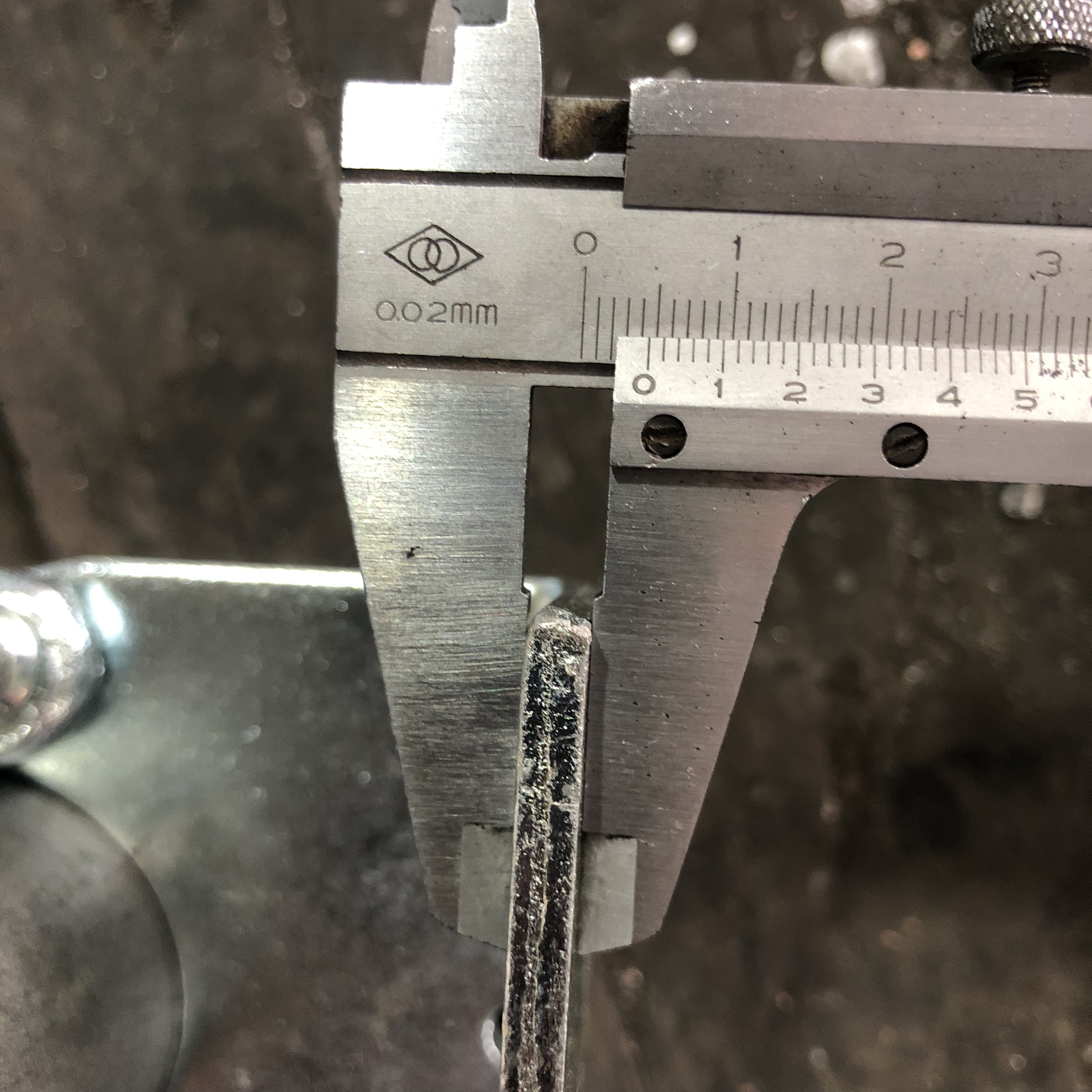 단조 보드 유지 커플러