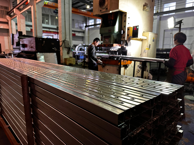 강철 판자 펀칭 머신