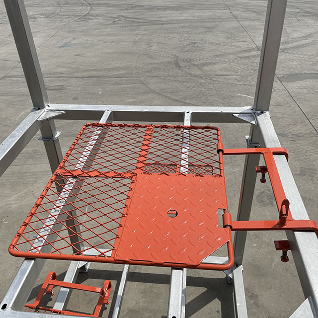 스캐 폴딩 트랩 도어