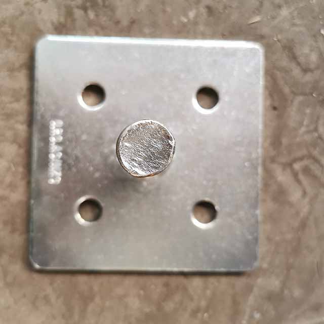 베이스 플레이트